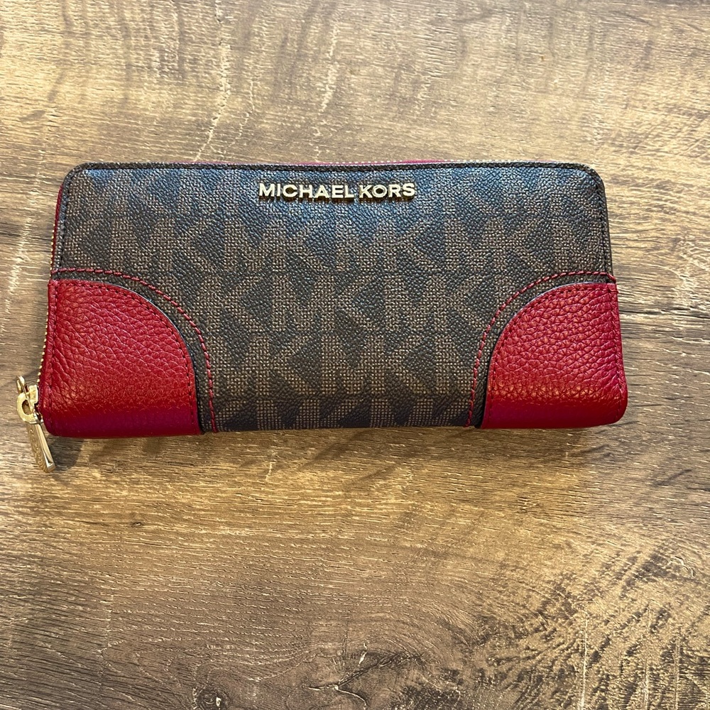 Michael Kors Monogram PVC Hattie Zip Wallet
